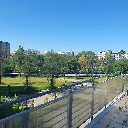 Apartament 3-Pokojowy 68 M , 250 Metrow Do Plazy ,Garaz קולובז'ג