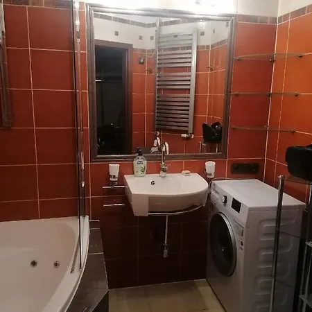 Apartament 3-Pokojowy 68 M , 250 Metrow Do Plazy ,Garaz * קולובז'ג