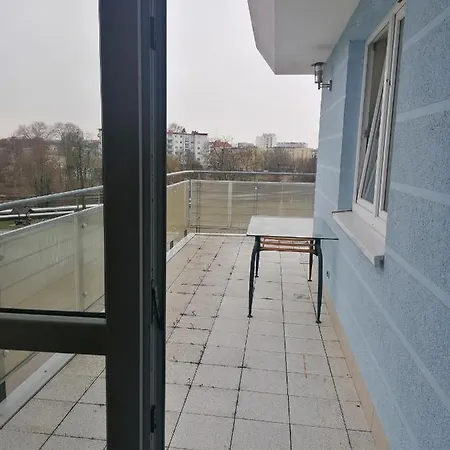 Apartament 3-Pokojowy 68 M , 250 Metrow Do Plazy ,Garaz * קולובז'ג