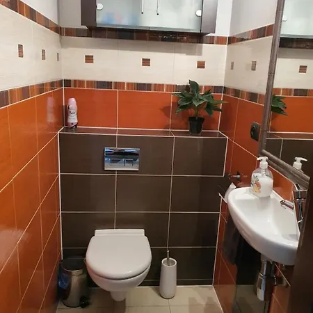 Apartament 3-Pokojowy 68 M , 250 Metrow Do Plazy ,Garaz